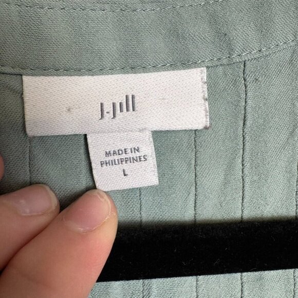 J Jill pleated long sleeve V-neck blouse size large L32 - Picture 2 of 5